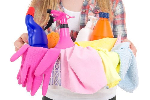 End of tenancy and move-in cleaning support in EN5