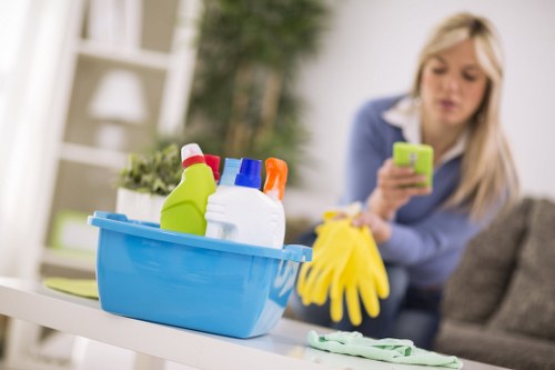 Local deep cleaning for kitchens and bathrooms in EN5