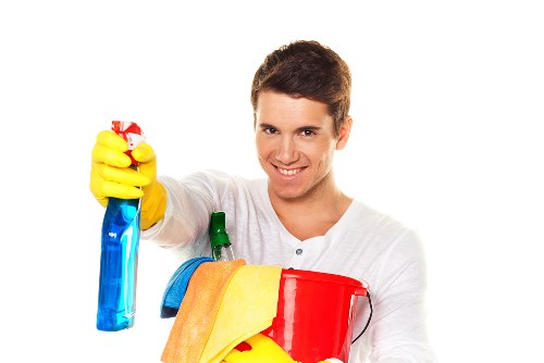 Final post-renovation cleaning of floors and fixtures in an EN5 home
